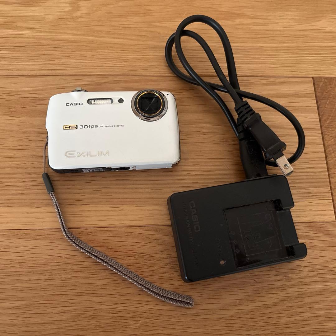 デジタルカメラ CASIO EXILM EX-FS10