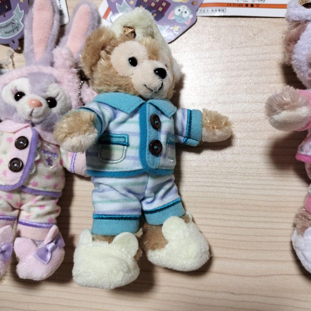 ダッフィーフレンズ　ぬいぐるみバッジ　パジャマ 4体