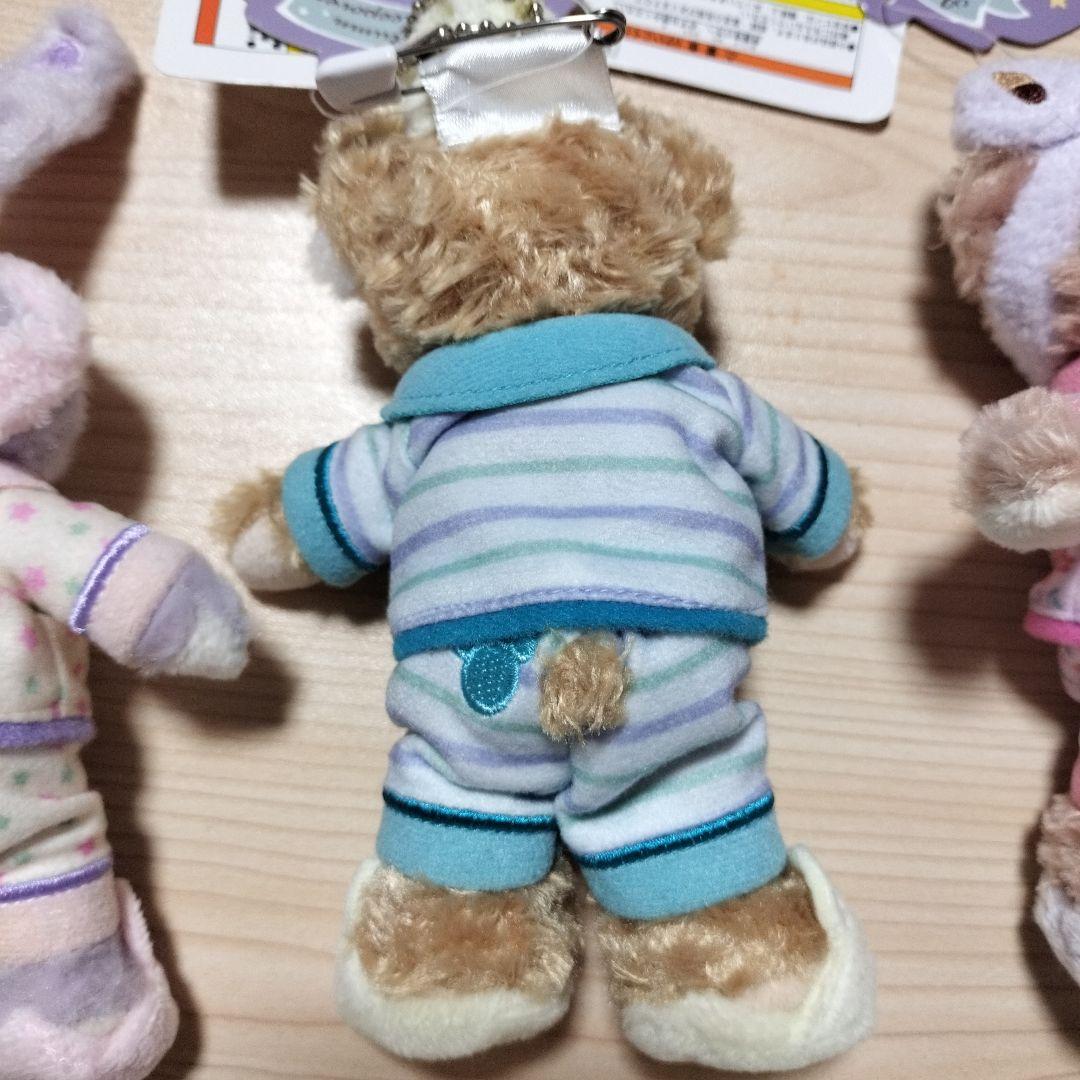 ダッフィーフレンズ　ぬいぐるみバッジ　パジャマ 4体