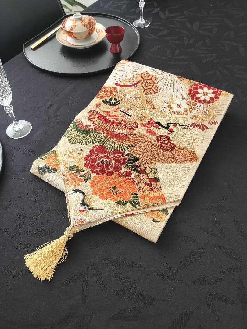 A872豪華刺繍‼️花嫁衣装帯‼️テーブルランナー1ｍ86cm