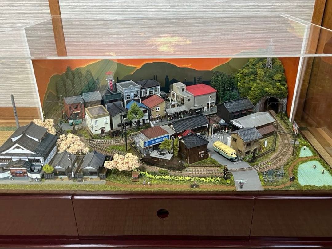 昭和の鉄道模型をつくる　ジオラマ完成品　高品質アクリルケース台　パワーパック付き