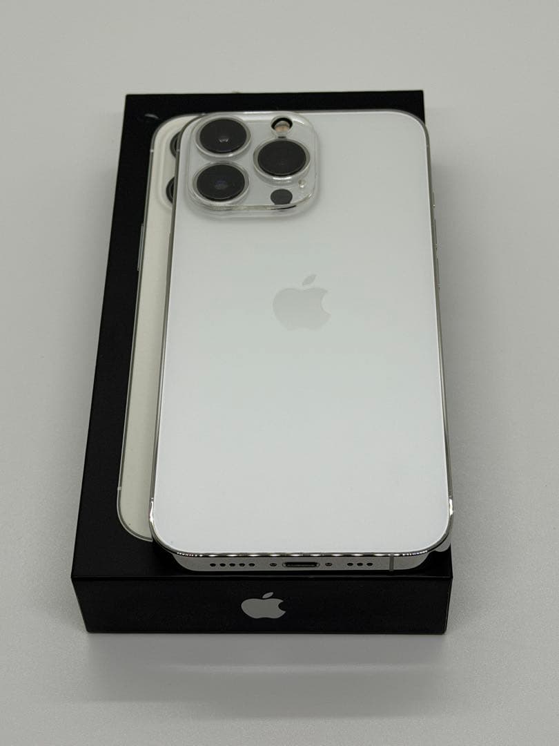 Apple iPhone 13pro 256gd シルバー ホワイト　充電器付き