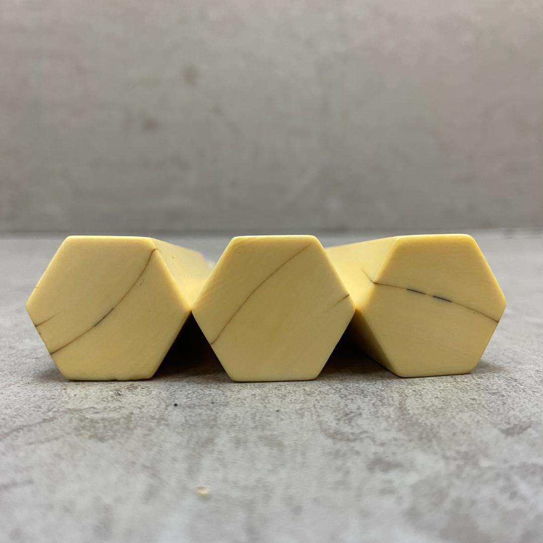 最高級品　津軽三味線用　糸巻き3本　和楽器　太棹　素六　全長約137mm