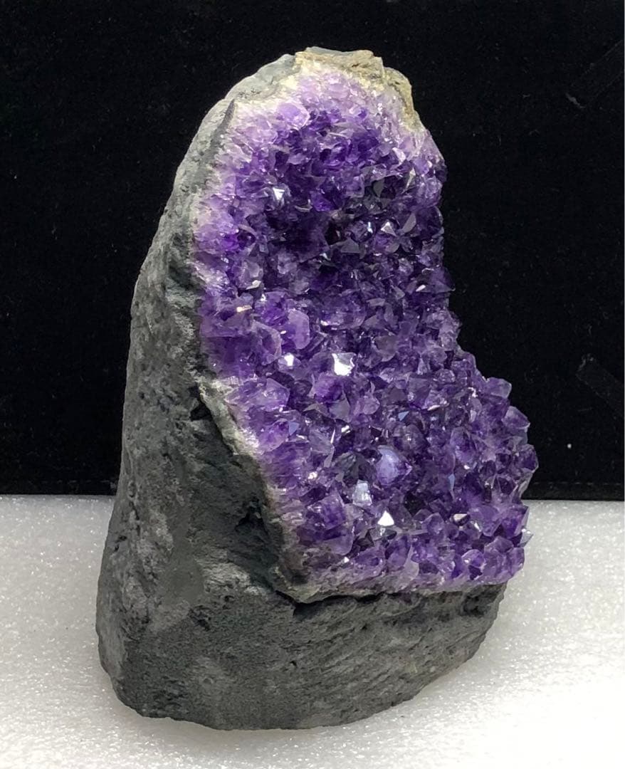 アメジスト原石　1,460g Ｈ135cm