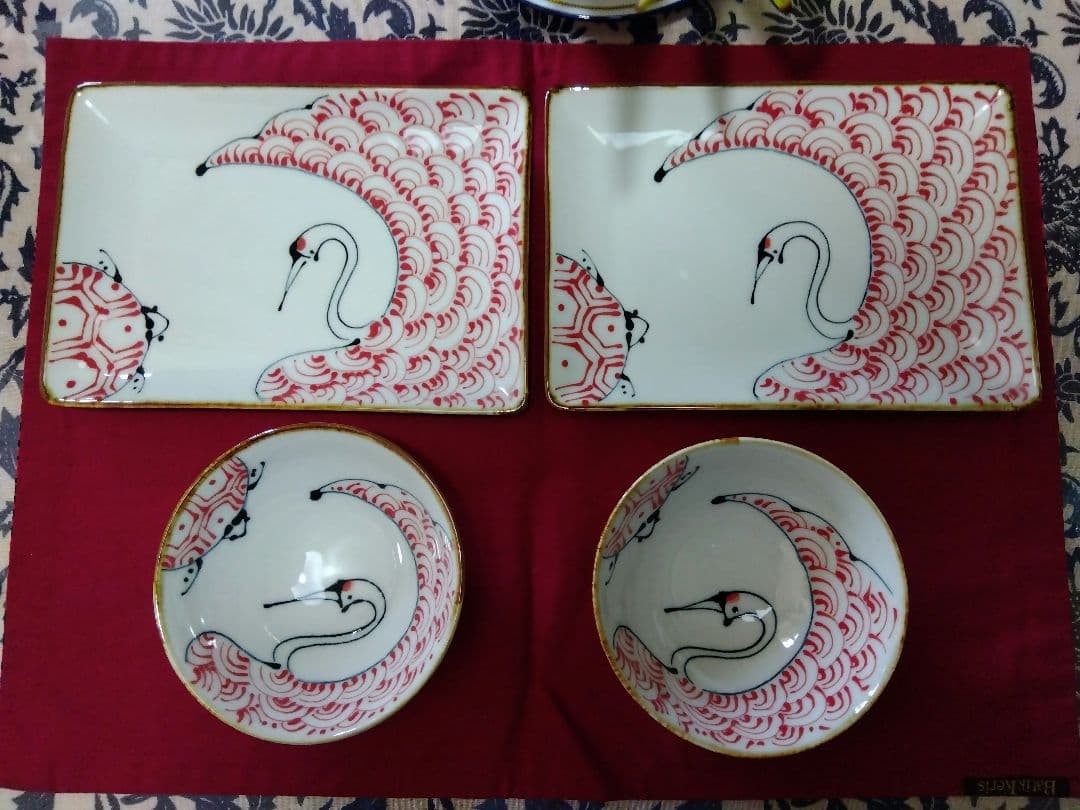 新品/波佐見焼.翔芳窯. 鶴亀くわらんか角皿、飯碗盛鉢4点セット