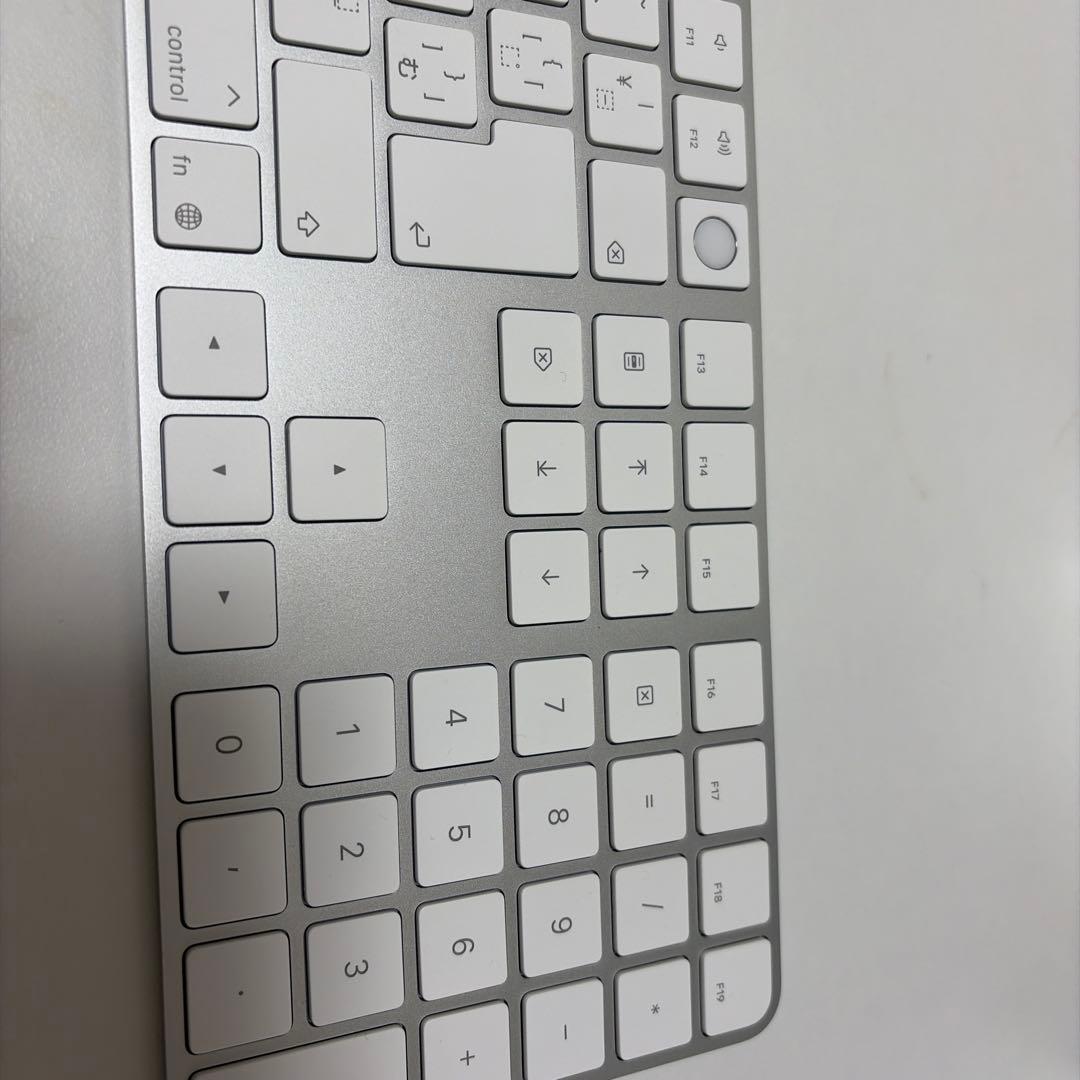 Magic Keyboard テンキー付き　TouchID