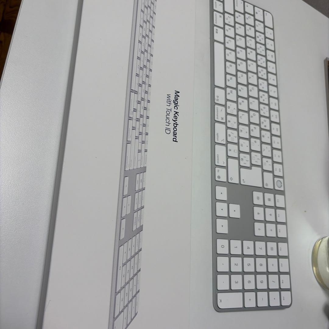 Magic Keyboard テンキー付き　TouchID