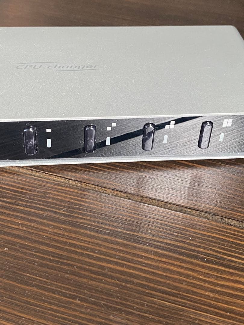 パソコン自動切替器　SW-KVM4LU