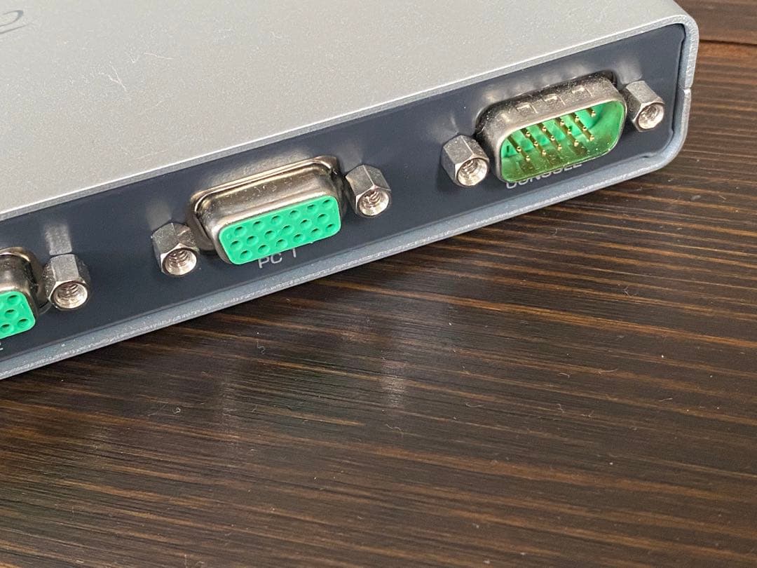 パソコン自動切替器　SW-KVM4LU