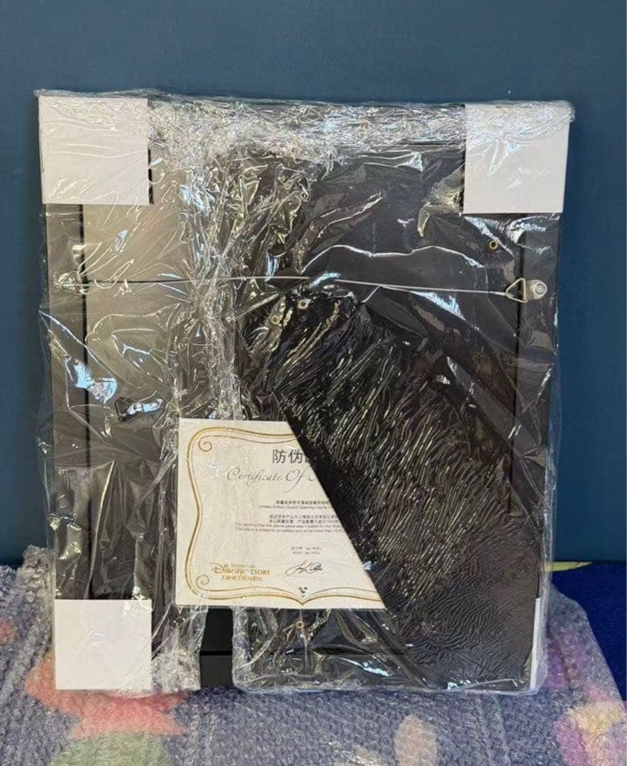 上海ディズニーランド正規品開園記念限数1000ピンバッジミッキー城