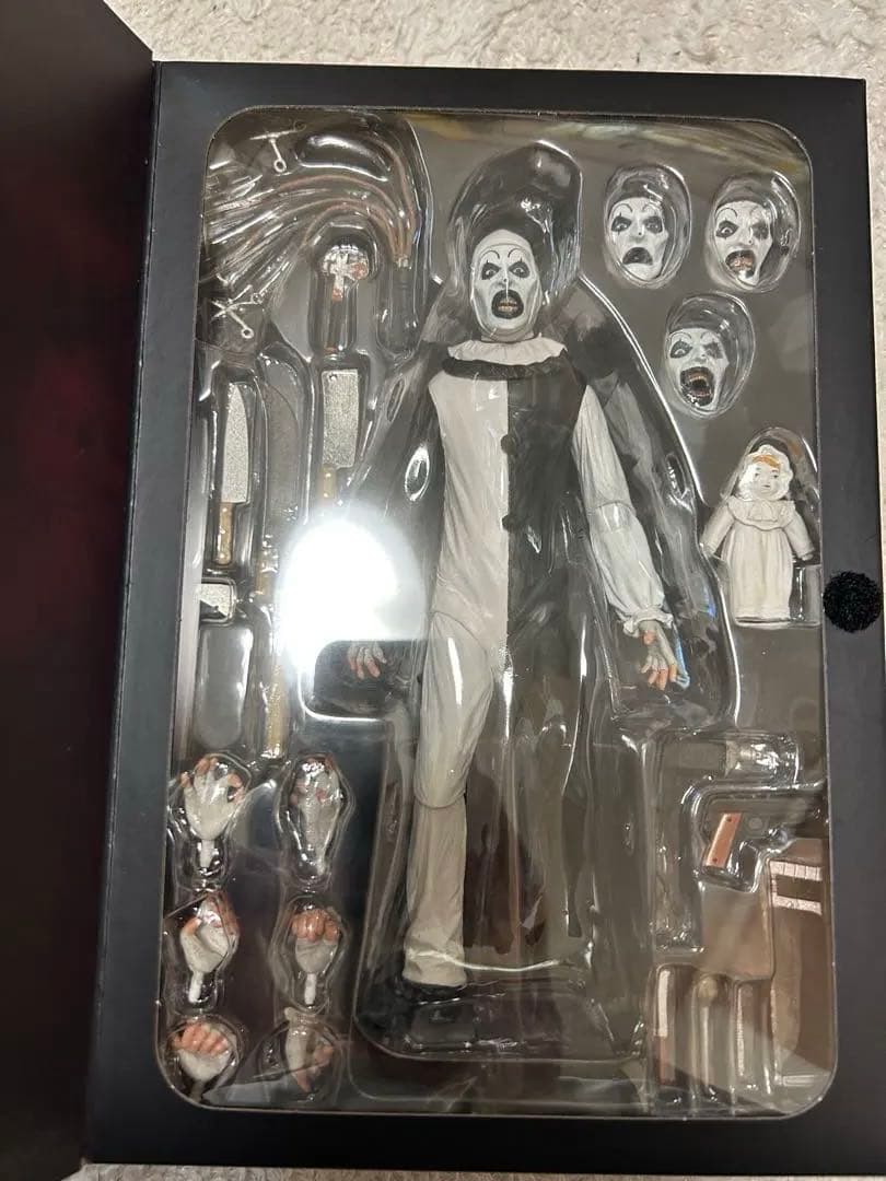 【開封品】Terrifier アート・ザ・クラウン フィギュア　ネカ