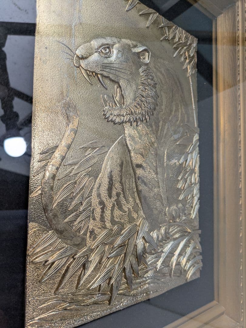 ☆b697、純金鍍金24KGP保証　虎（トラ） 額縁　金属工芸　 風水 金運