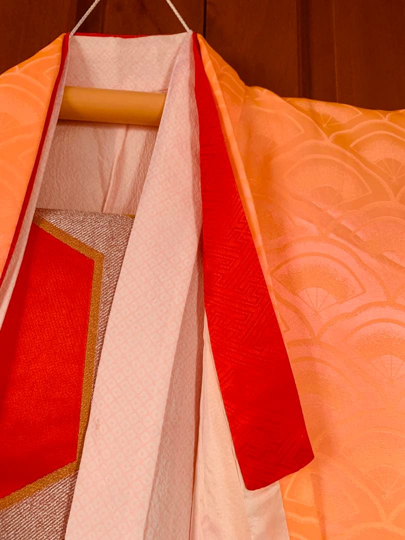 七五三　七歳の女の子　ビビットなピンクの振り袖　帯帯揚げ帯締め襦袢もセットで