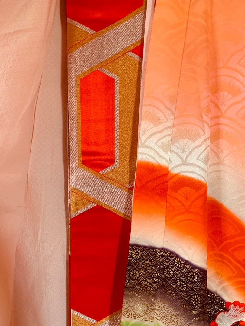 七五三　七歳の女の子　ビビットなピンクの振り袖　帯帯揚げ帯締め襦袢もセットで