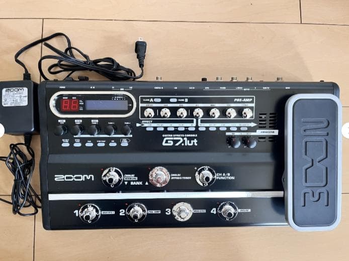 ZOOM G7.1ut ギターエフェクター