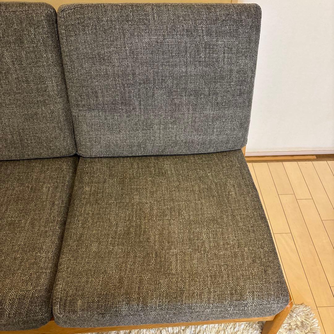 【おすし】大塚家具　二人掛け木製フレームソファ　布地クッション