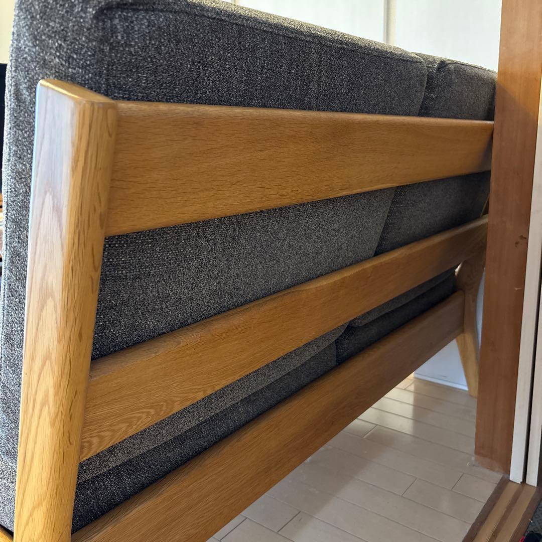 【おすし】大塚家具　二人掛け木製フレームソファ　布地クッション