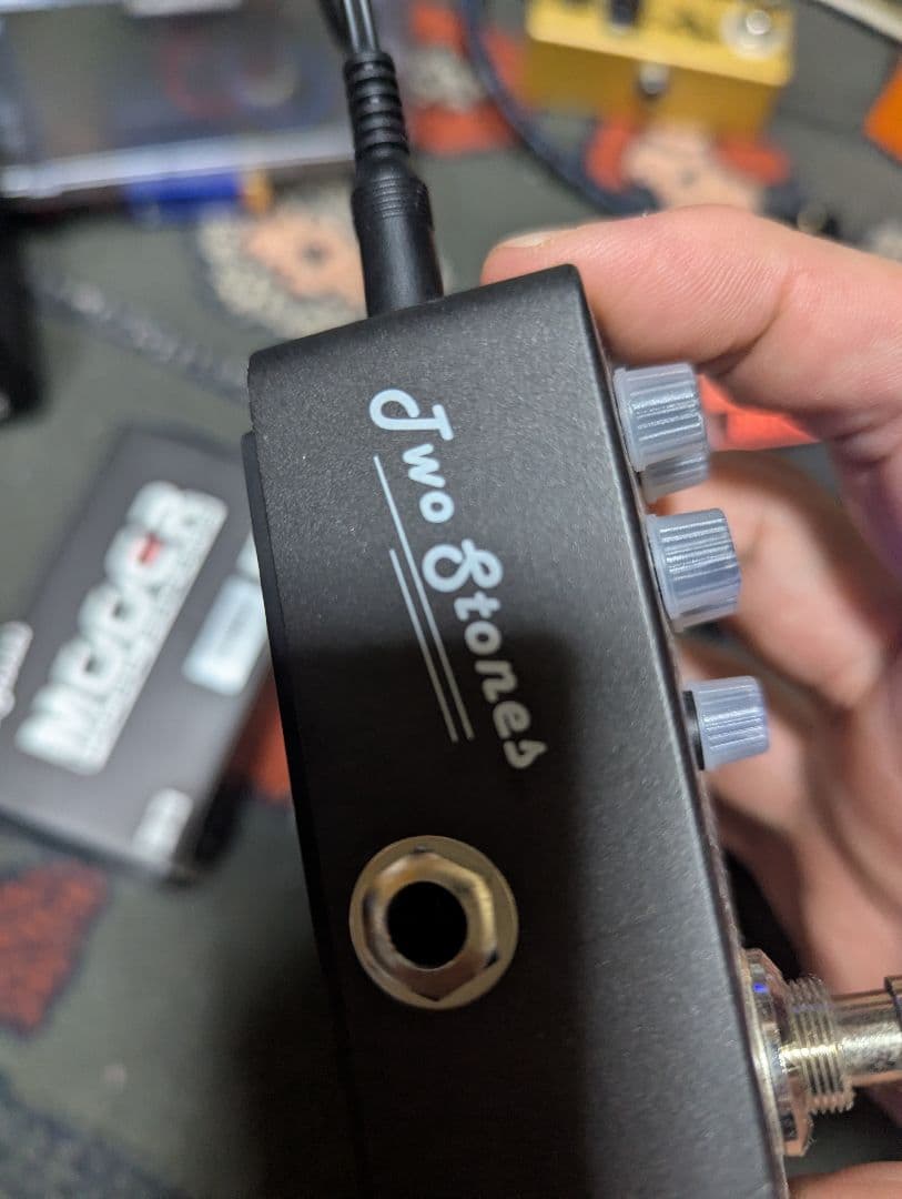 Mooer Micro Preamp Two Stones　010