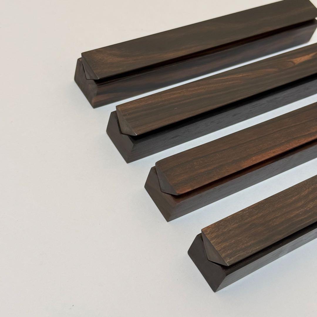 山本音響工芸 VB-18 インシュレーター 黒檀製 V溝支持ベース