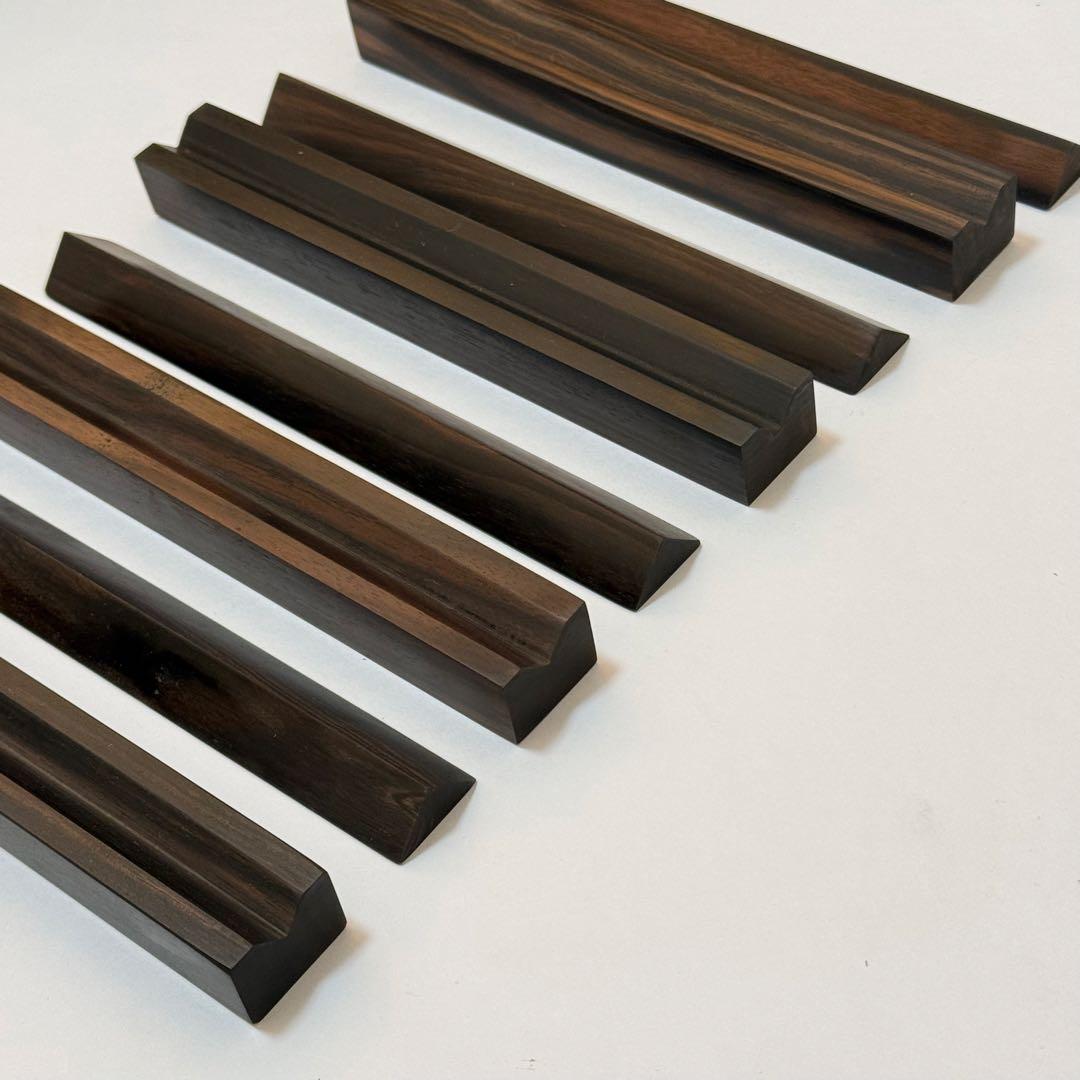 山本音響工芸 VB-18 インシュレーター 黒檀製 V溝支持ベース