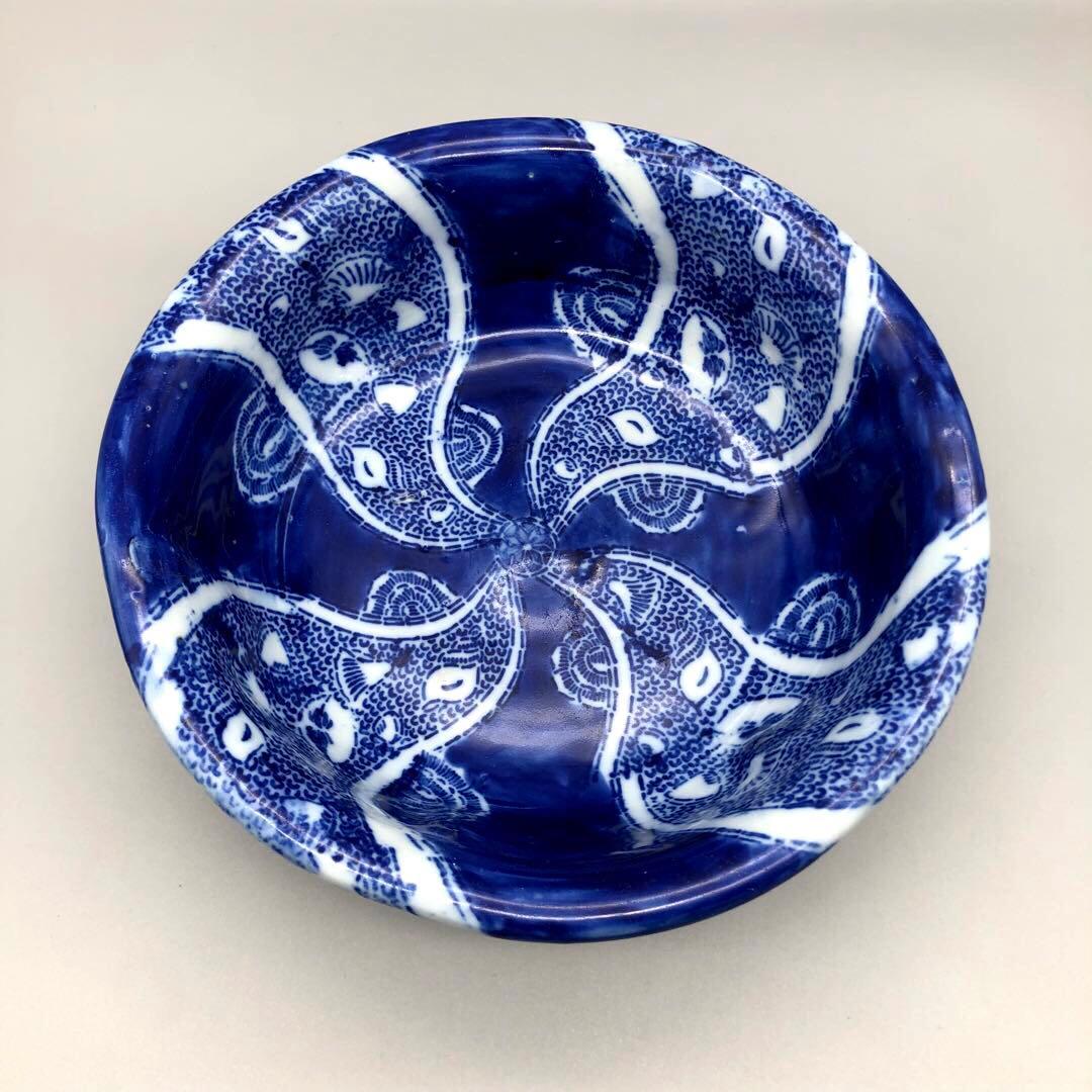 明治時代古伊万里ベロ藍蝶捻文印判手中押し鉢ボウル24cm伊万里焼骨董品