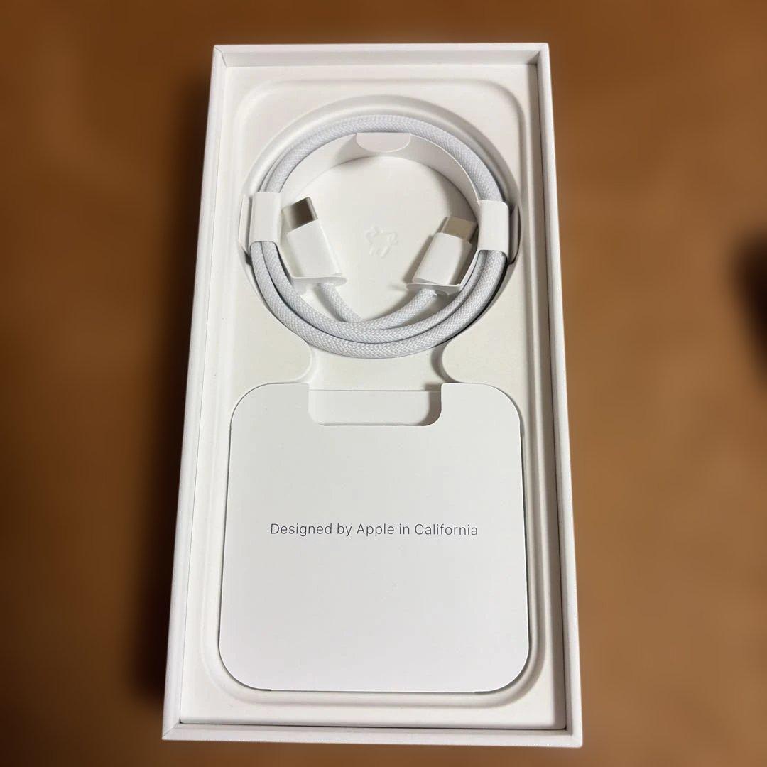 【美品】Apple iPhone 15Pro ナチュラルチタニウム