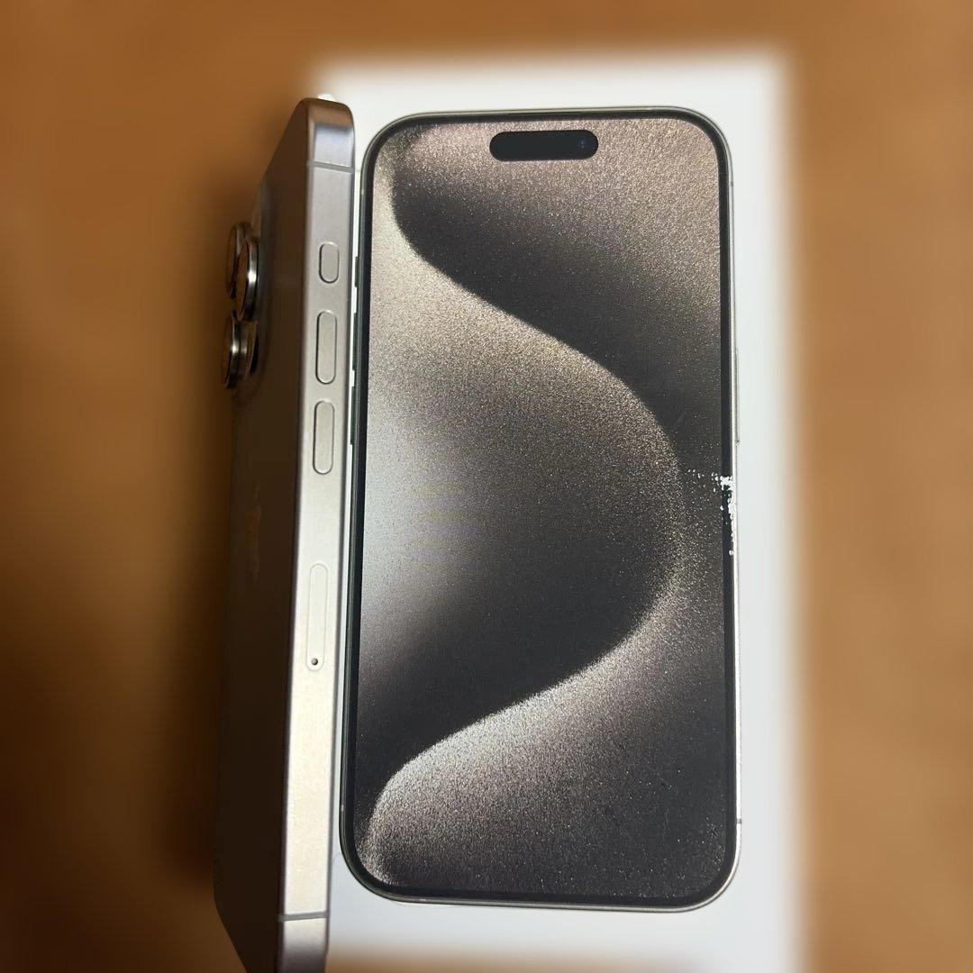 【美品】Apple iPhone 15Pro ナチュラルチタニウム