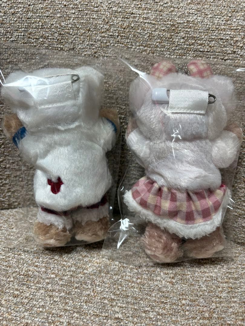 ダッフィー＆シェリーメイ ウインターホリデー　ぬいぐるみバッジ