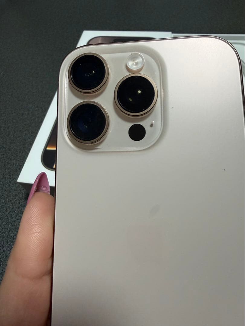 Apple iPhone 16 Pro 256GB ゴールド 本体