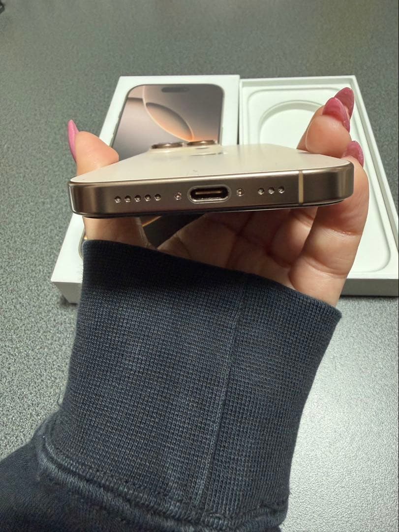 Apple iPhone 16 Pro 256GB ゴールド 本体