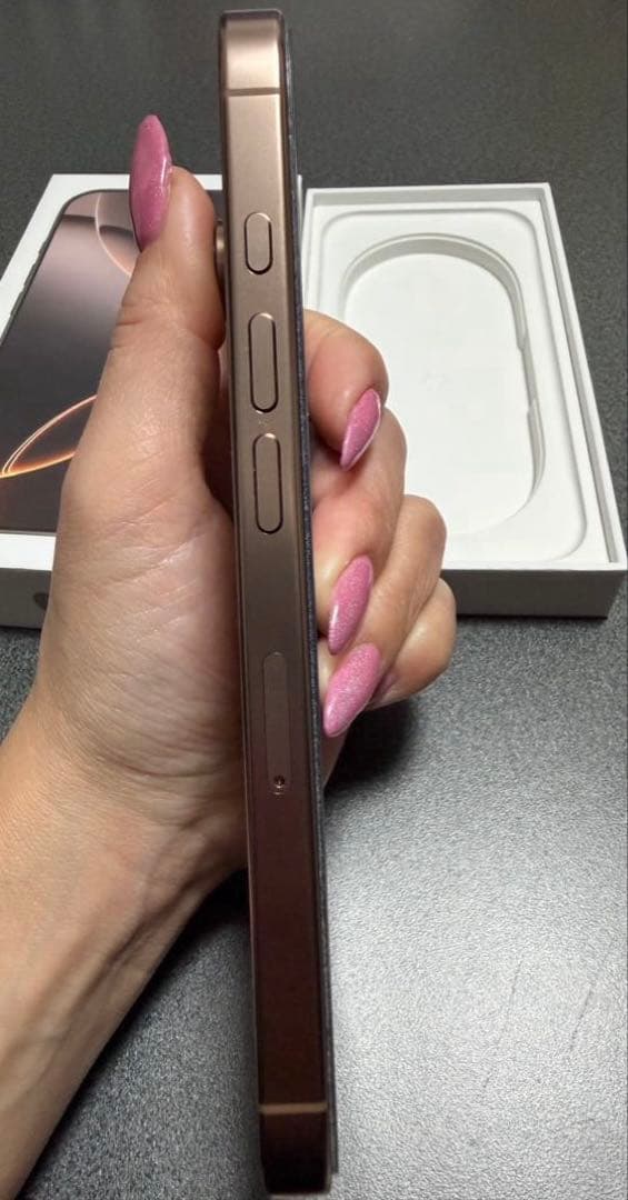 Apple iPhone 16 Pro 256GB ゴールド 本体