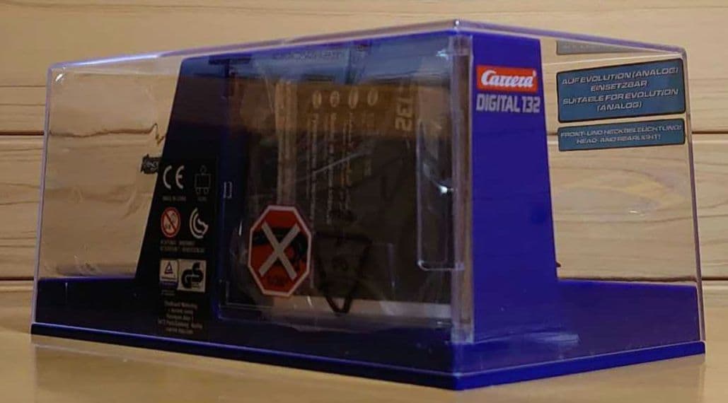 カレラデジタルスロットカー 1/32 Aston Martinアストンマーチン