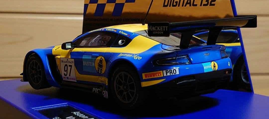 カレラデジタルスロットカー 1/32 Aston Martinアストンマーチン