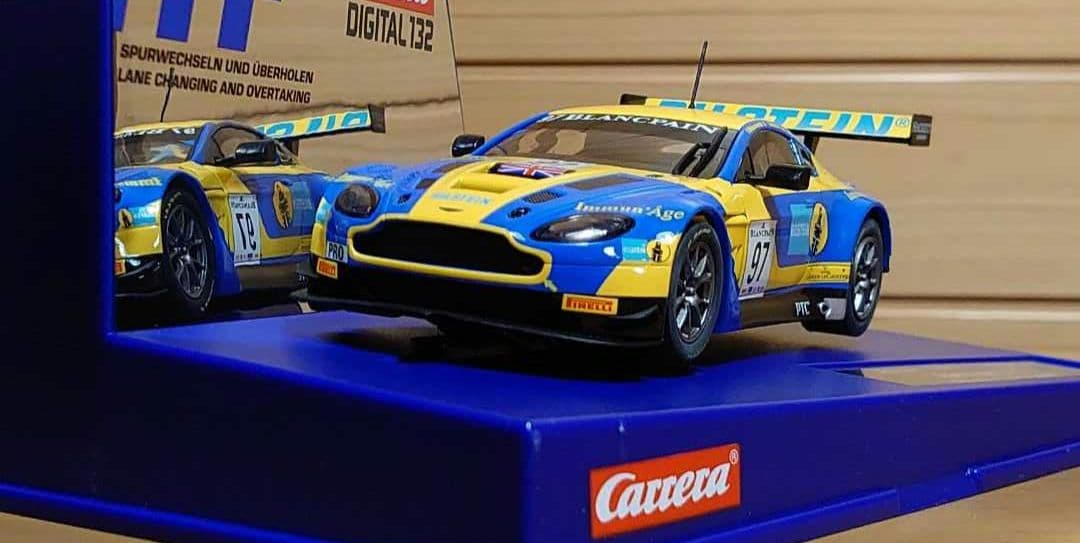 カレラデジタルスロットカー 1/32 Aston Martinアストンマーチン