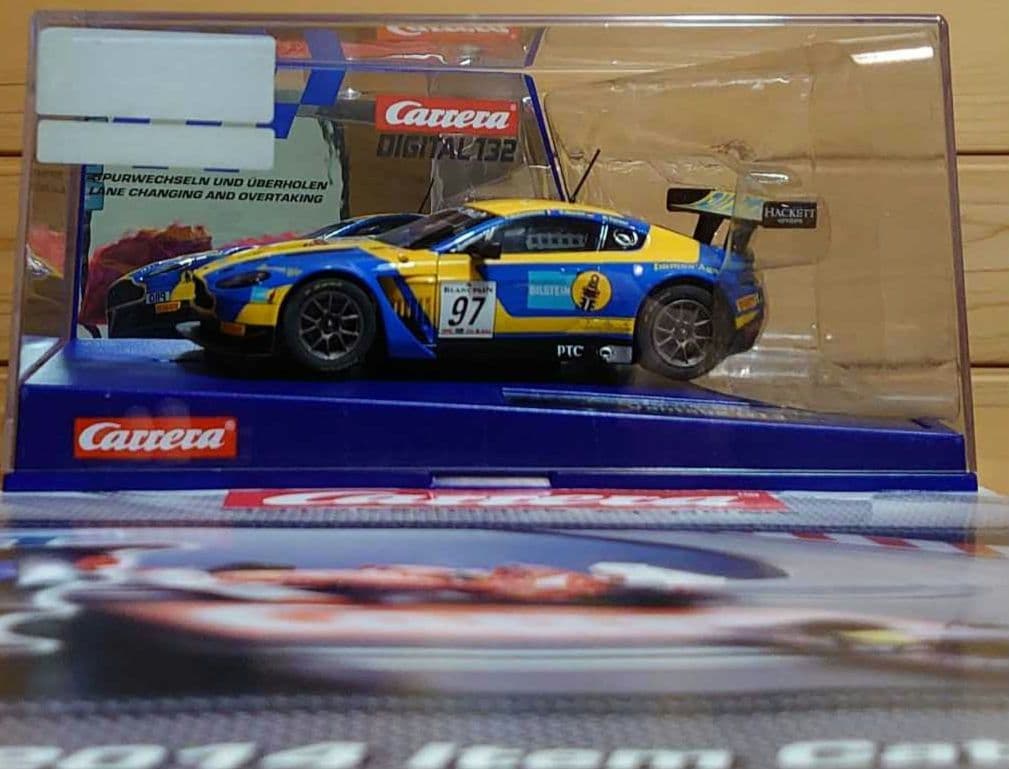 カレラデジタルスロットカー 1/32 Aston Martinアストンマーチン