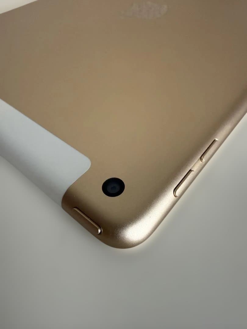 iPad 第5世代 32GB Cellular SIMフリー 美品