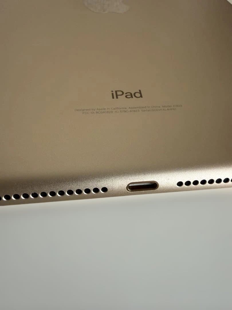 iPad 第5世代 32GB Cellular SIMフリー 美品