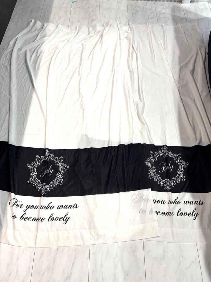 新品未使用Radyトロピカルフラワーカーテン