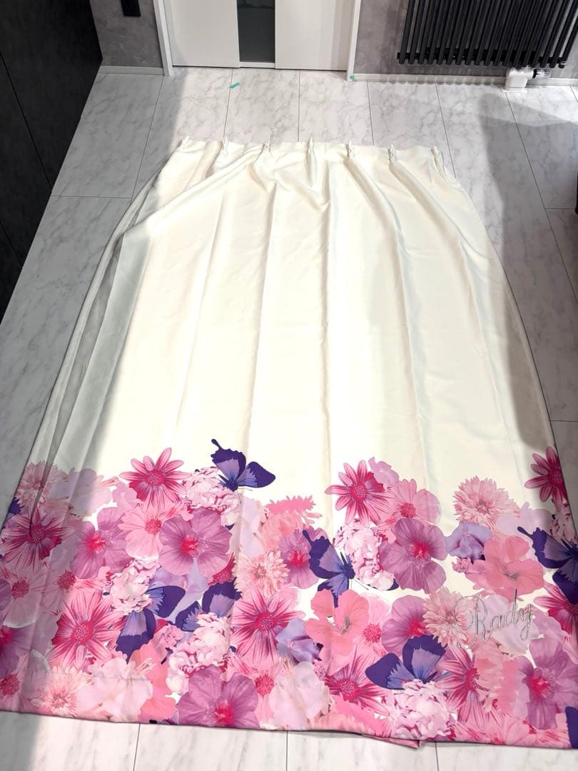 新品未使用Radyトロピカルフラワーカーテン