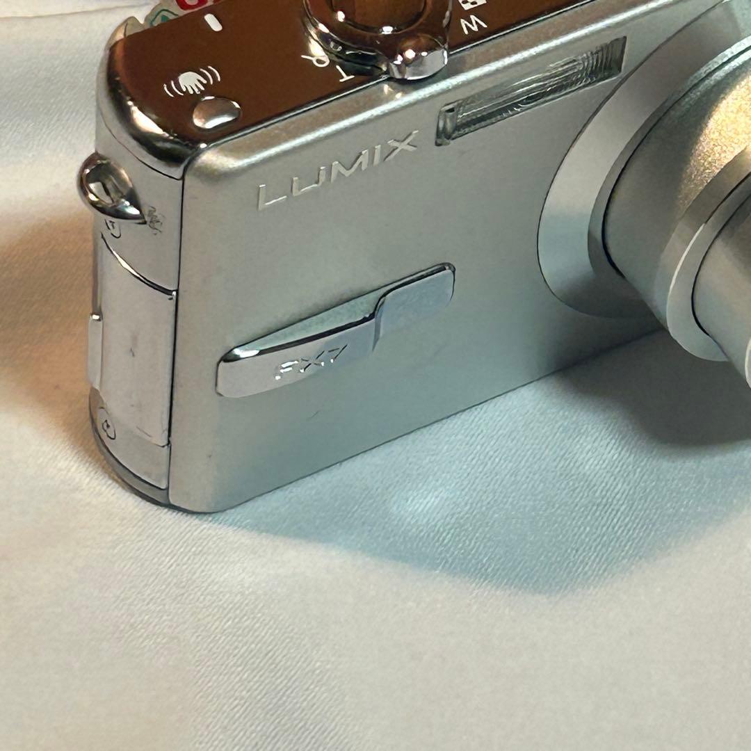 美品 Panasonic LUMIX DMC-FX7 デジタルカメラ