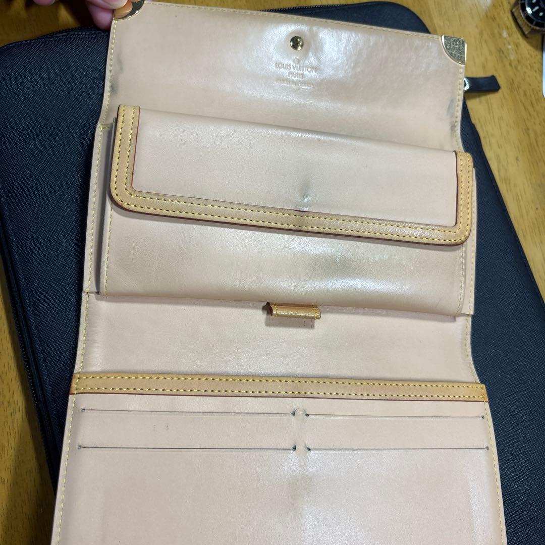 ルイヴィトン マルチカラー ポルトフォイユインターナショナル 三つ折り 長財布