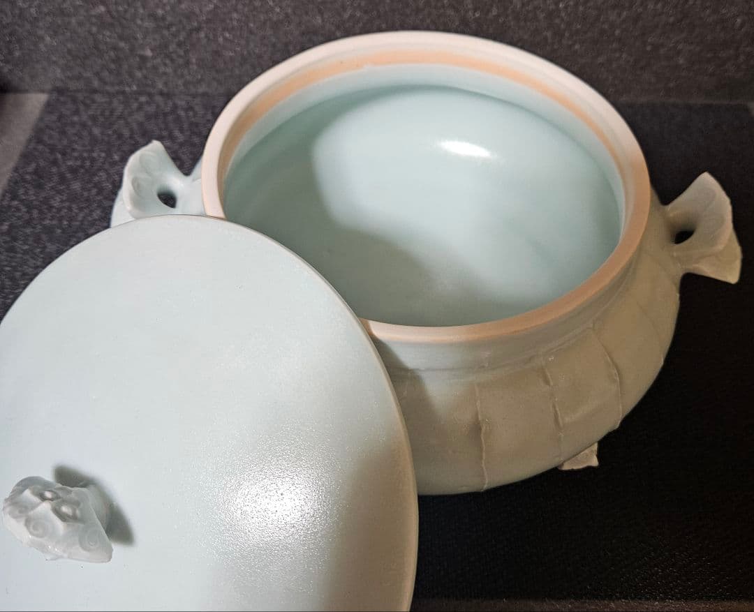 京焼　清水焼　名工 吉川充 造　青白磁　有蓋獣足鉢　香器香炉　お櫃　高島屋出品作