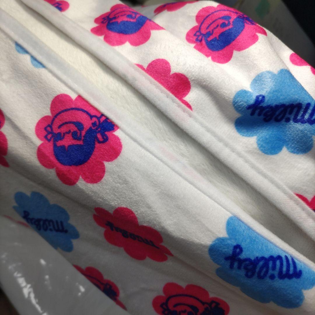 特大ミルキー　クリームロールクッション