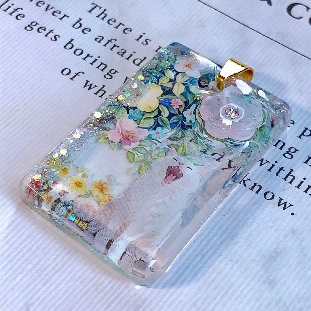 同梱値引100円❤️No.2523 レジン ペンダントトップ 猫 ネコ ねこ ♡