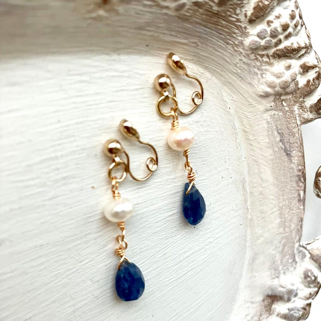 【特別価格】 天然石 9月誕生石 サファイア 痛くないイヤリング