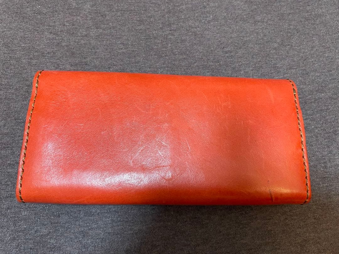 ヘルツの長財布（赤色）