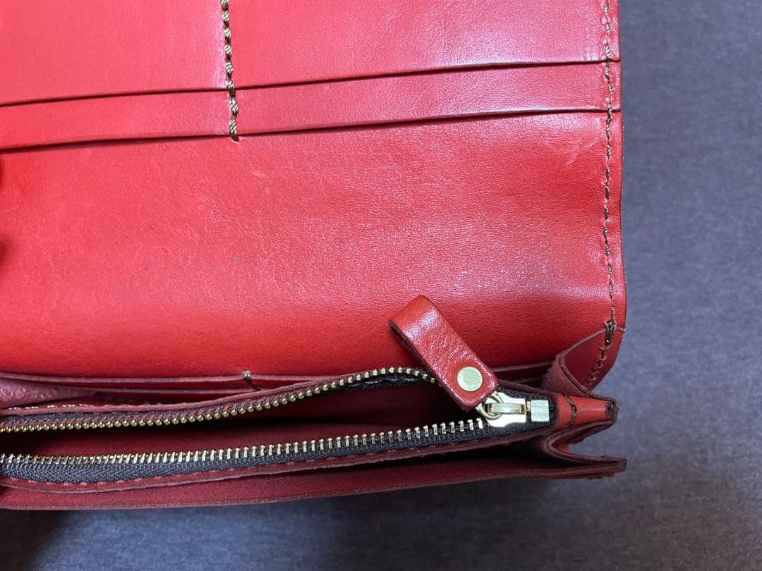 ヘルツの長財布（赤色）