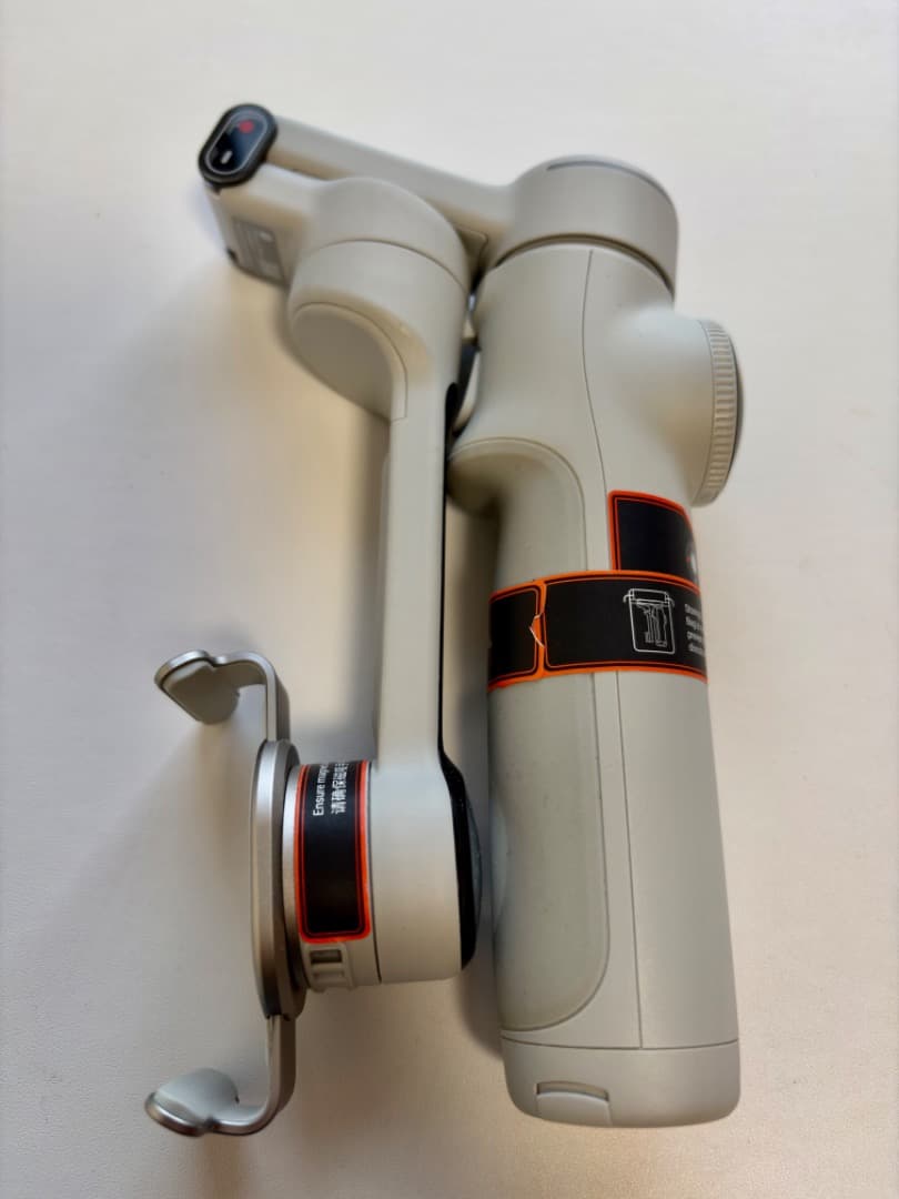 ほぼ新品　insuta360 Flow 2 pro　付属品完備品　ジンバル