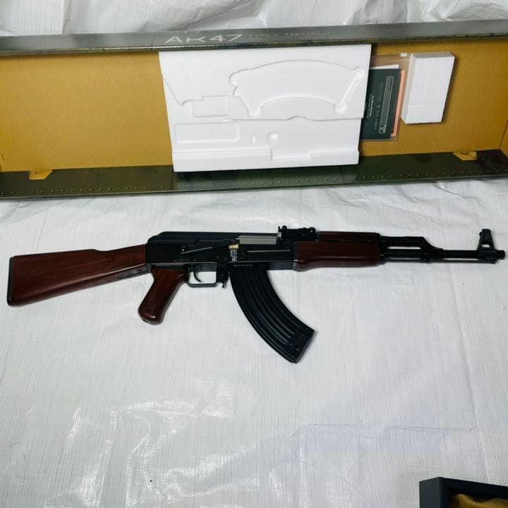 次世代　AK-47  サバイバルゲームフルセット付き！