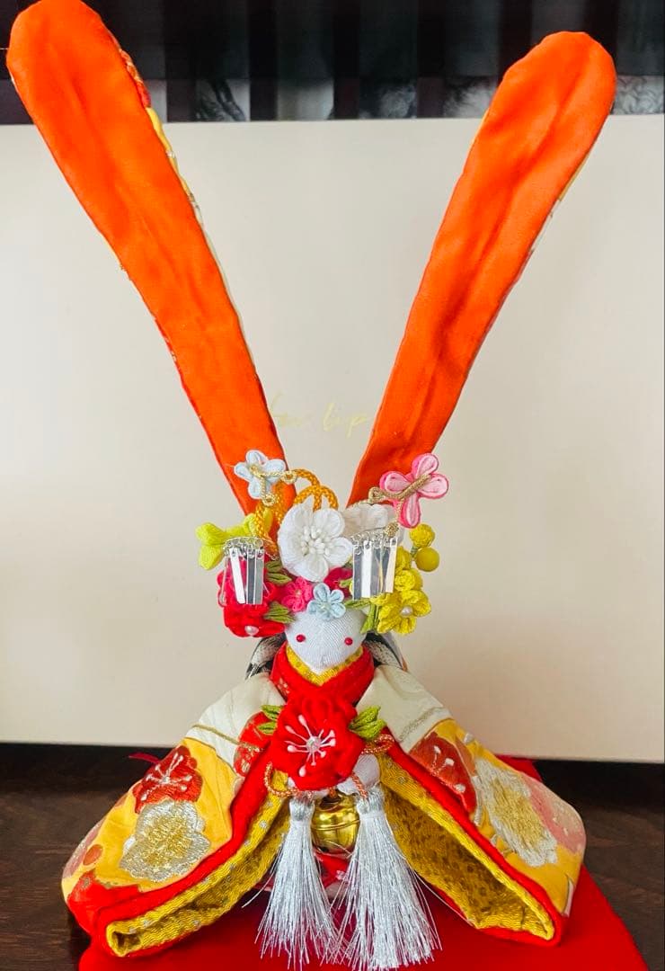 おばあちゃんのハンドメイド　着物うさぎ人形　刺繍着物　アンティーク　お雛様にも